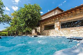 Borgo San Polino a Charming Eco-lodge