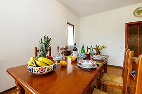 Oasi di Castelveccana Apt Pool and View