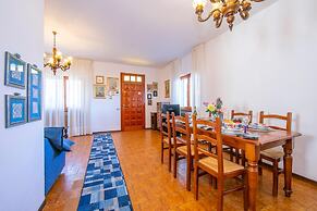 Oasi di Castelveccana Apt Pool and View