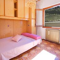 Oasi di Castelveccana Apt Pool and View