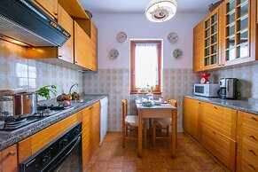 Oasi di Castelveccana Apt Pool and View