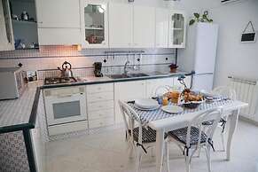 Seascape Terrace Spacious Apartment With Terrace