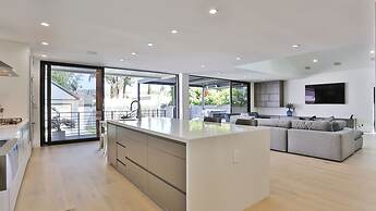 Spacious 5 Bedroom West Hollywood Home with Pool