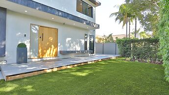 Spacious 5 Bedroom West Hollywood Home with Pool