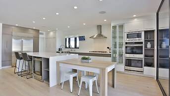 Spacious 5 Bedroom West Hollywood Home with Pool