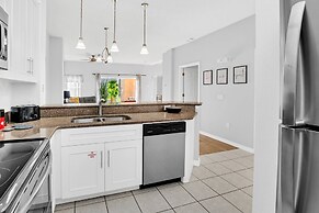 Newly Renovated Stylish Villa, With Star Wars, Mickey and Safari Theme