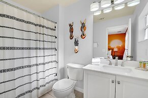 Newly Renovated Stylish Villa, With Star Wars, Mickey and Safari Theme