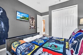 Newly Renovated Stylish Villa, With Star Wars, Mickey and Safari Theme