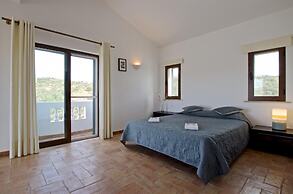 Villa Eiras Altas by Portucasa