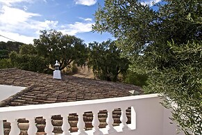 Villa Eiras Altas by Portucasa