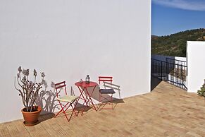 Villa Eiras Altas by Portucasa