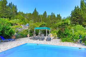 Villa Sevi in Loggos