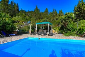 Villa Sevi in Loggos