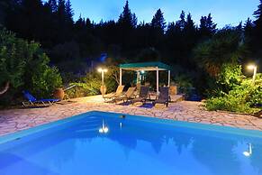 Villa Sevi in Loggos