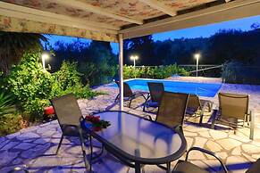 Villa Sevi in Loggos