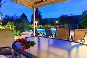 Villa Sevi in Loggos