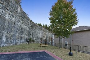 Branson Vineyards Escape - Quiet Serenity