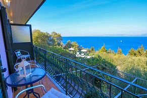 Antigoni Villa Ena in Longos