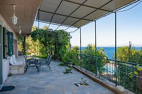 Antigoni Villa Ena in Longos