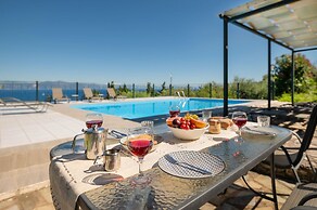 Antigoni Villa Ena in Longos