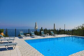 Antigoni Villa Ena in Longos