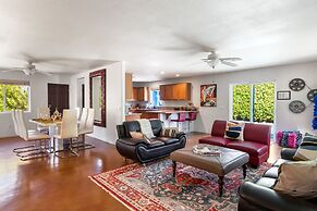 Starlit Desert Retreat