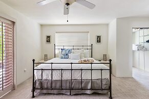 Starlit Desert Retreat