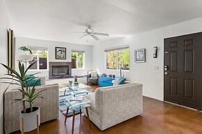 Starlit Desert Retreat