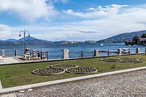 Petalo Bianco 100m From Lake