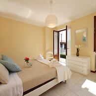 Petalo Bianco 100m From Lake