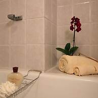 Petalo Bianco 100m From Lake