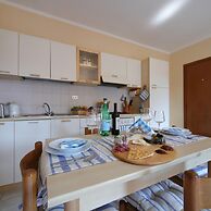 Petalo Bianco 100m From Lake