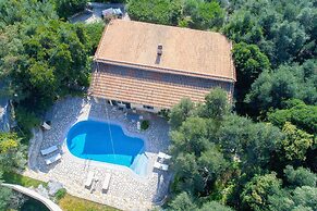 Villa Natasha in Nisaki