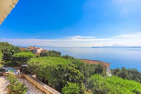 Villa Natasha in Nisaki