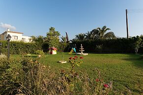 Villa Tsikkos Tria in Argaka