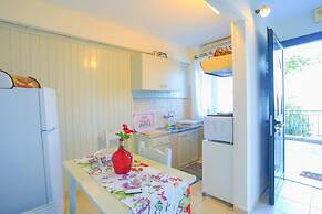 Antigoni Villa Tria in Longos