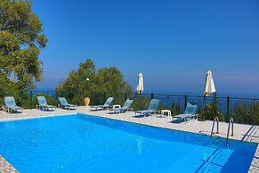 Antigoni Villa Tria in Longos