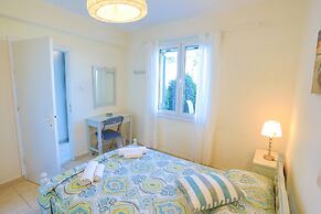 Antigoni Villa Tria in Longos