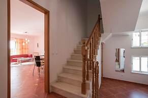 Casa da Alcaria by Portucasa