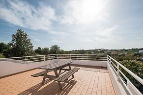 Casa da Alcaria by Portucasa