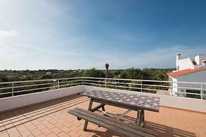 Casa da Alcaria by Portucasa