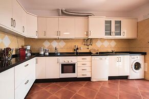 Casa da Alcaria by Portucasa