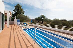 Casa da Alcaria by Portucasa