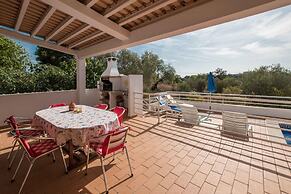 Casa da Alcaria by Portucasa