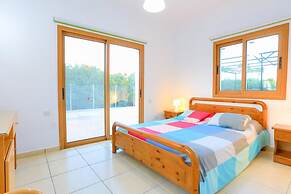 Villa Leda Finiki in Latchi