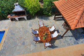 Villa Leda Finiki in Latchi