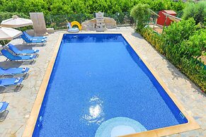 Villa Leda Finiki in Latchi