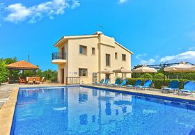 Villa Leda Finiki in Latchi