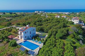 Villa Leda Finiki in Latchi