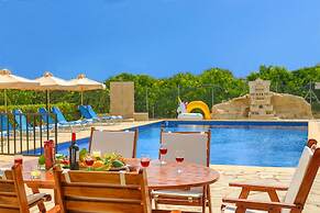 Villa Leda Finiki in Latchi